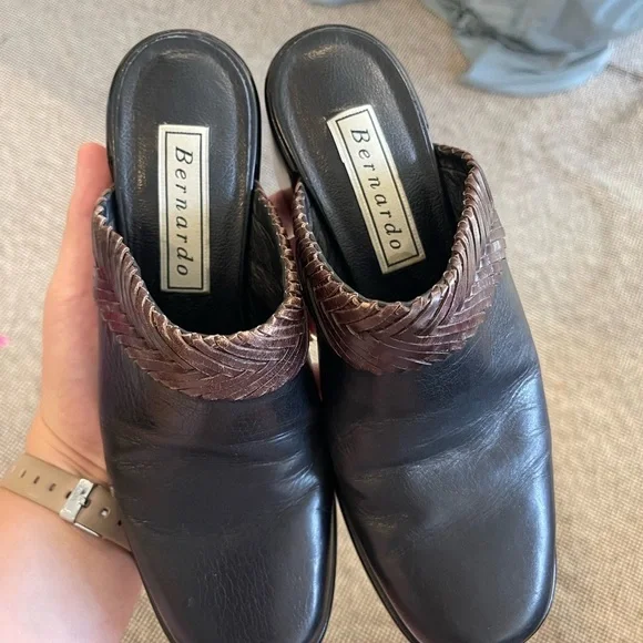 Vintage Bernardo Black and Brown Leather Mules - Size 6 - Picture 5 of 5